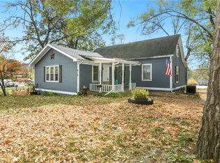 918 E Oak St, Pleasant Hill, MO 64080