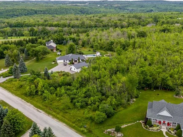 106 Ridgecrest Ln, Meaford, ON N0H 2P0