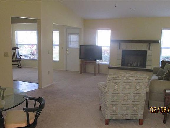 2nd image of 514 Foxwood Blvd
