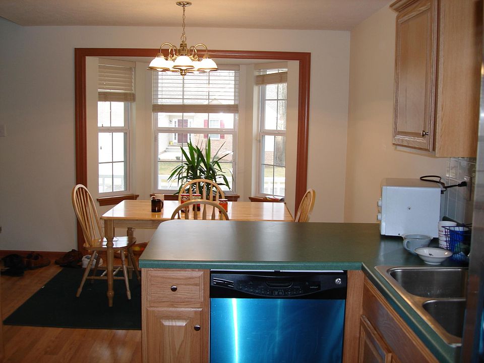 2nd image of 201 Mountain Breeze Dr