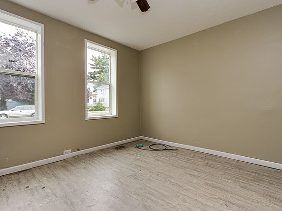 4th image of 1243 Broadway Ave NW