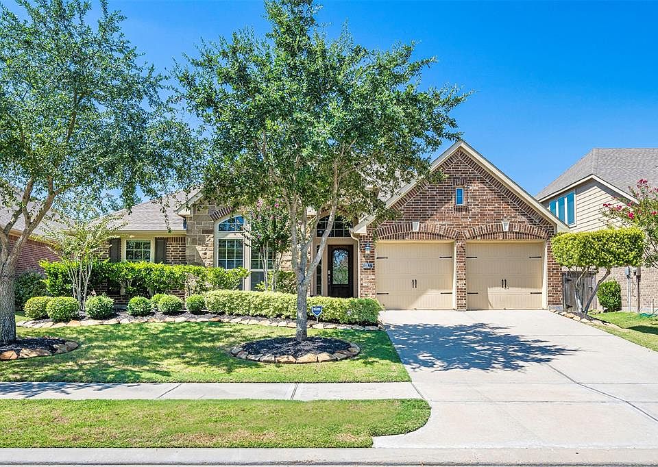 1st image of 10127 White Pines Dr