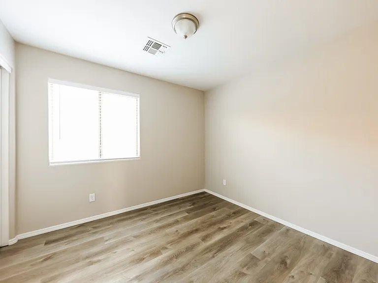 13122 W Clarendon Ave — Photo 14