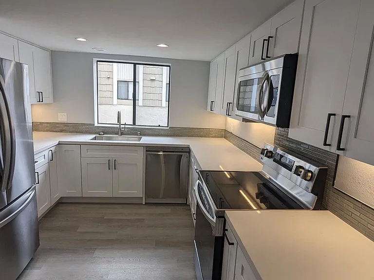 4022 Mahaila Ave — Photo 1