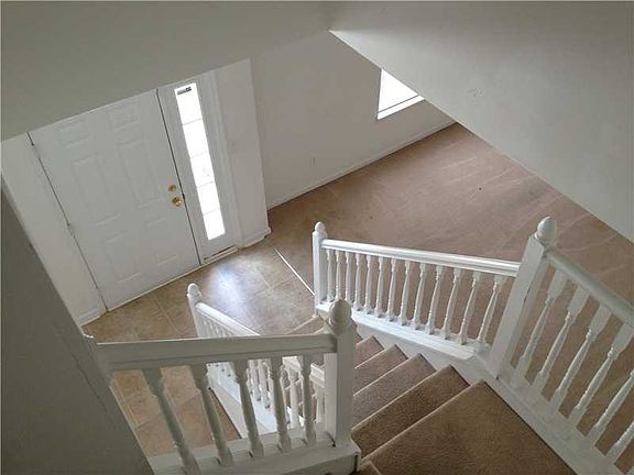 3rd image of 2347 Colfax Ln