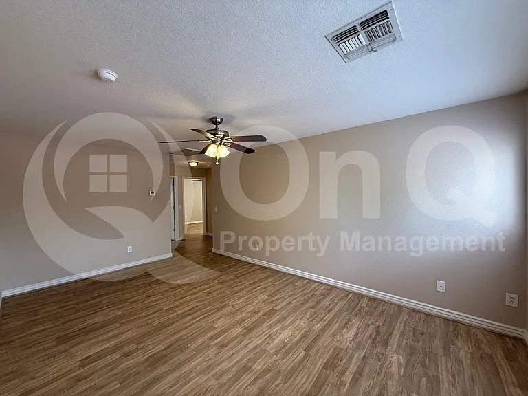 422 W Redwood Dr — Photo 19