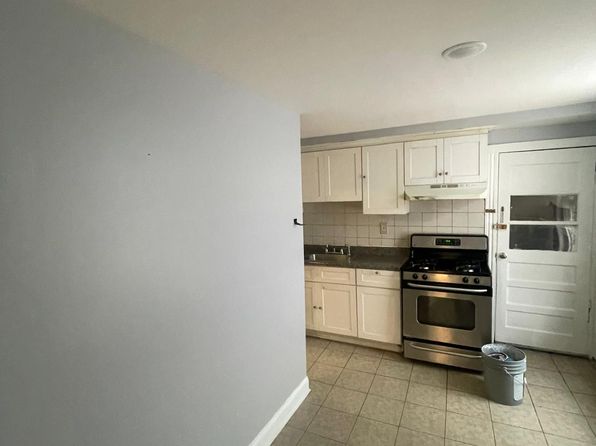 541 Marshall St FLOOR 2