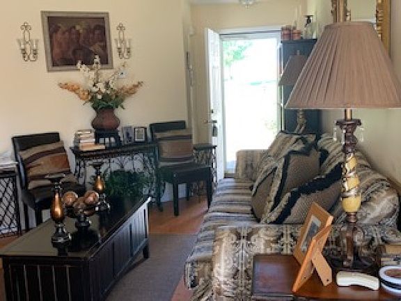 2nd image of 38 Fielddale Dr