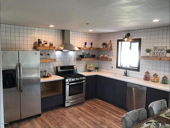 5th image of 2231 E Vista Dr