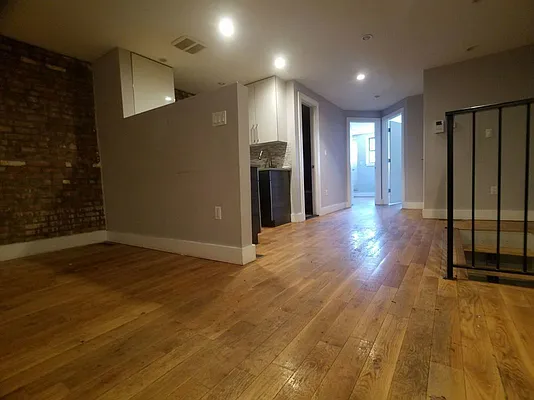 Rented by Bedford Brownstone Realty | media 24