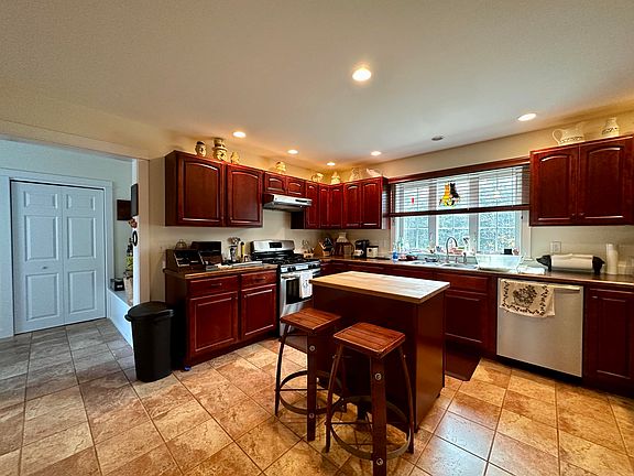 4th image of 8 Wendall Woods Lane