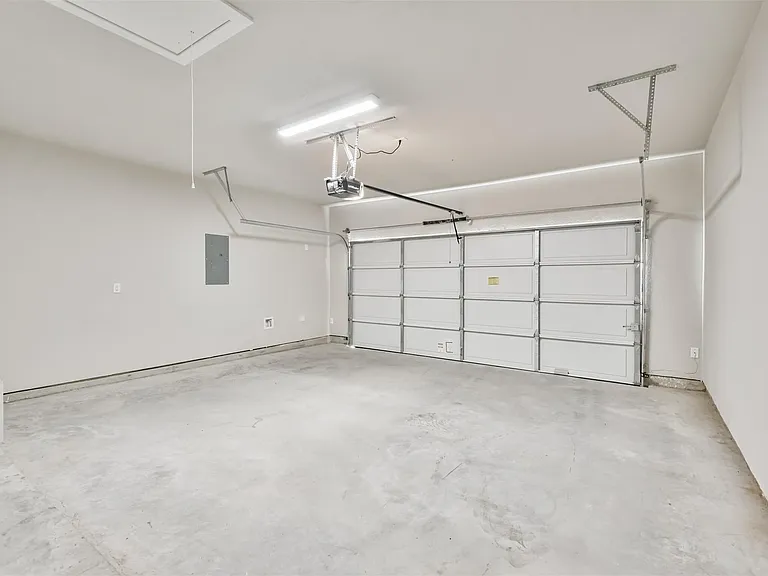 9800 Grosbeak Ln — Photo 25