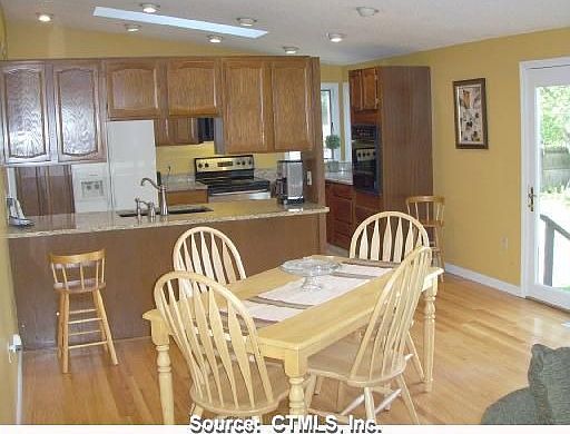 Eat-In Space w/ Skylights