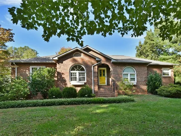 218 Hidden Creek Dr, Advance, NC 27006