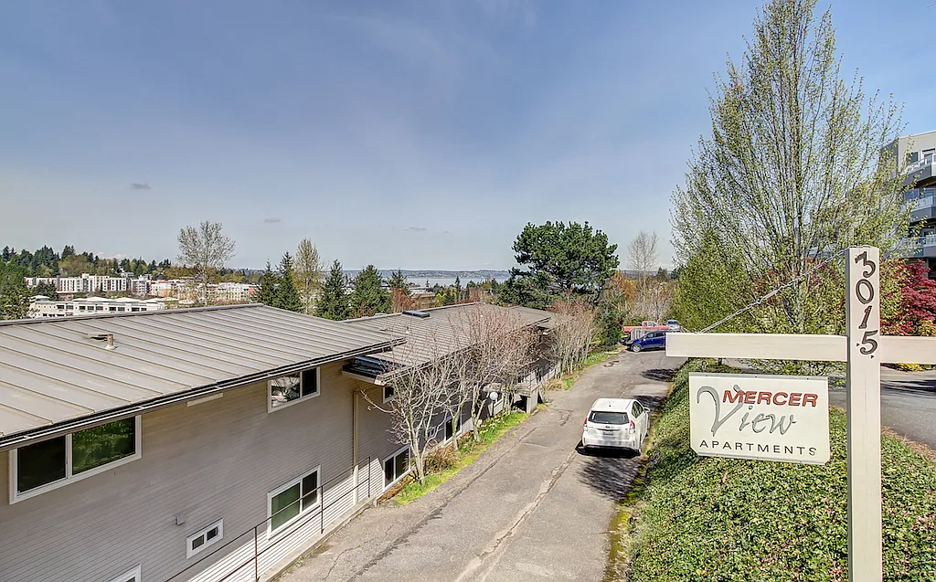 Mercer View Apartments — Photo 1
