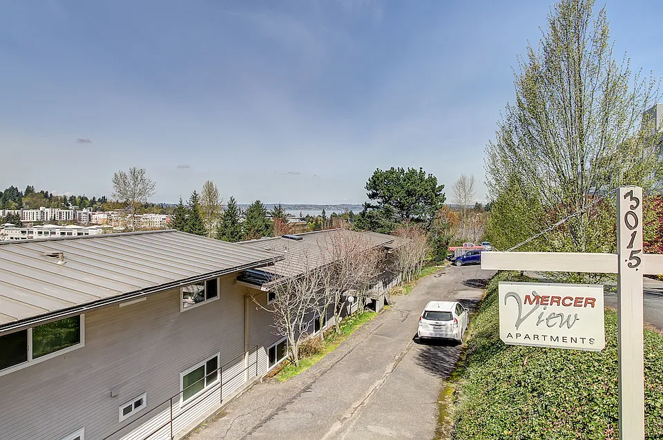 3015 81st Pl SE