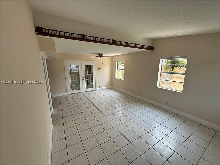 4410 SW 39th St — Photo 6