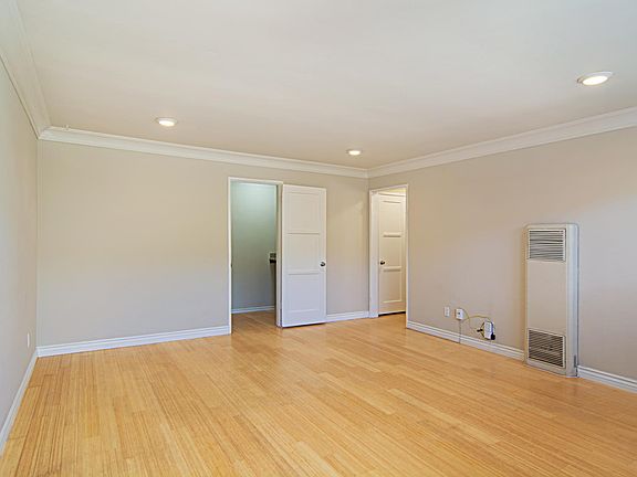 5th image of 3289 McKinley St