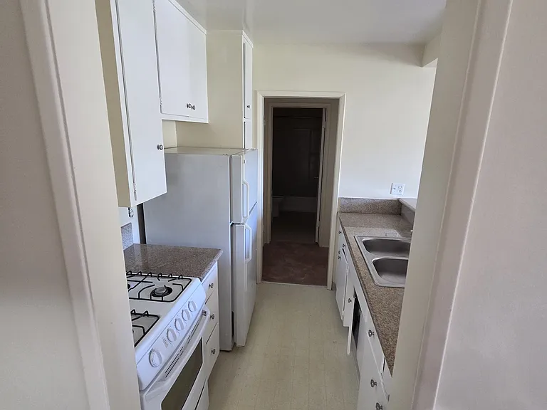 1029 Magnolia St #D — Photo 16