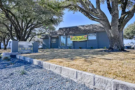 Avaya Garland Apartments — Photo 4