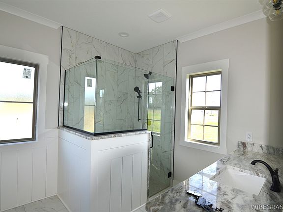 3rd image of 101 Sabel Dr