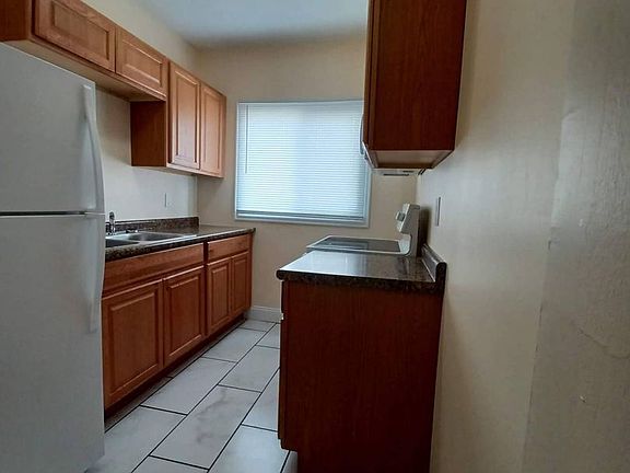 4th image of 1530-1534 S Broadway St #1532-4