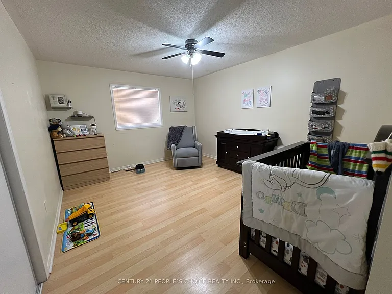 57 Fallstar Cres — Photo 7