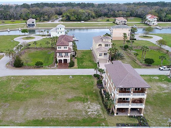 4th image of 302 Yacht Harbor Dr