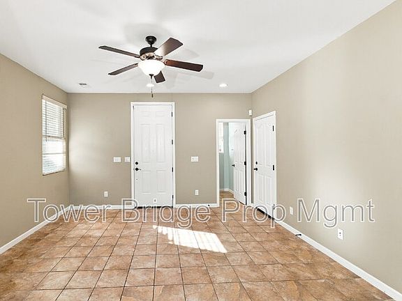 3rd image of 1946 Muscovy Rd