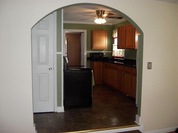 4th image of 2 Parkwood Ave