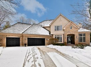 28621 N Champions Ct, Mundelein, IL 60060