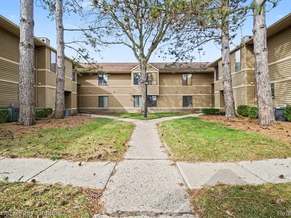 175 Briarcrest Dr Unit 111, Ann Arbor, MI 48104