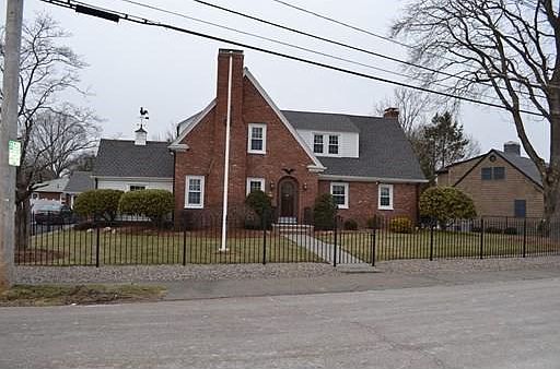 1st image of 39 Bullard St