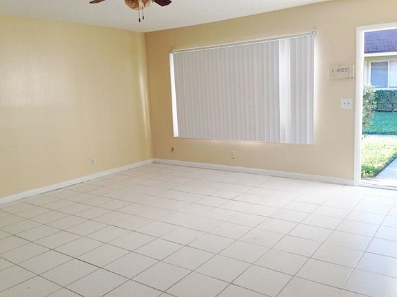 5th image of 4851 Orleans Ct APT C