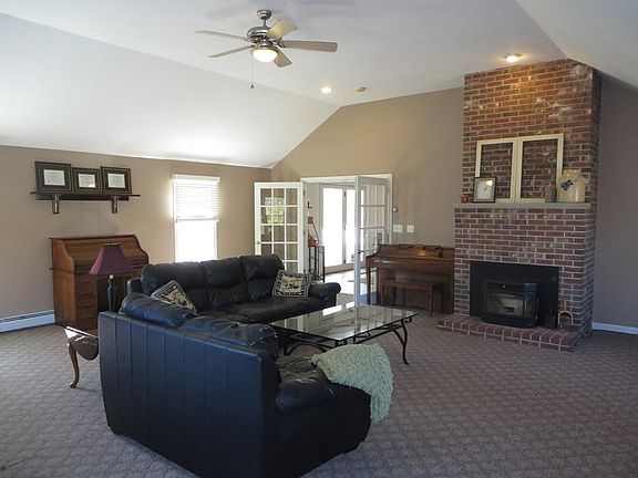 3rd image of 59 Saratoga Dr