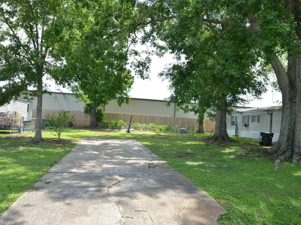 318 Mobile Estates Dr, Gray, LA 70359