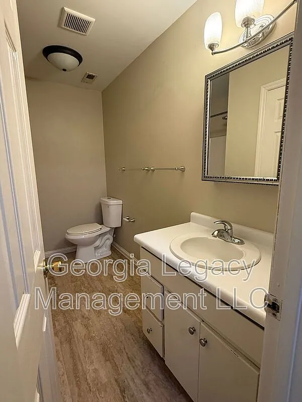 2 bed, 1.0 bath, 1020 sqft, $1,395 — Photo 3