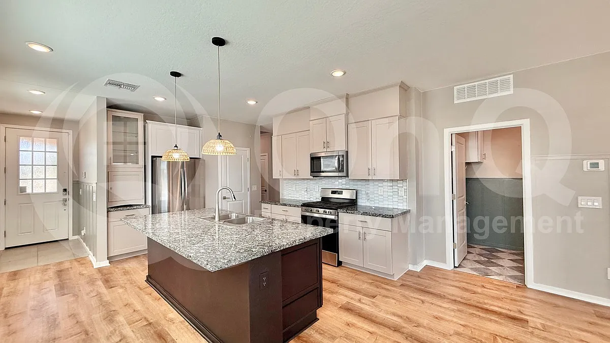 4 bed, 2.0 bath, 1578 sqft, $1,895 — Photo 4