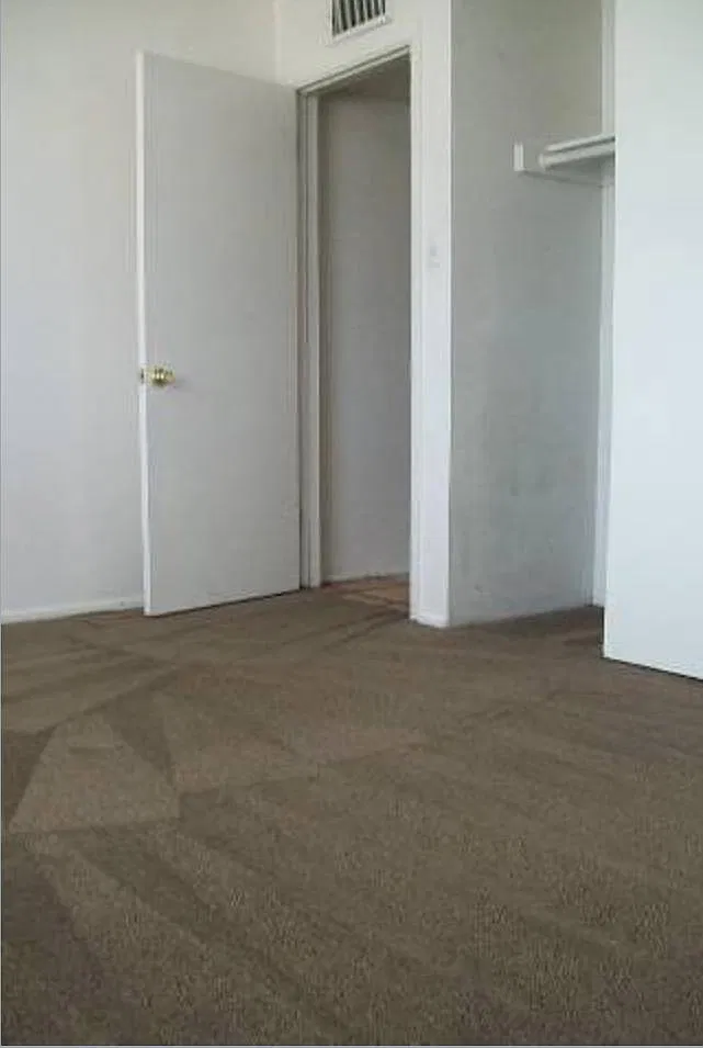 1204 W 7th Pl — Photo 2