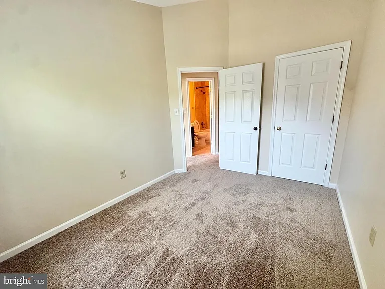 704 Stafford Glen Ct — Photo 11