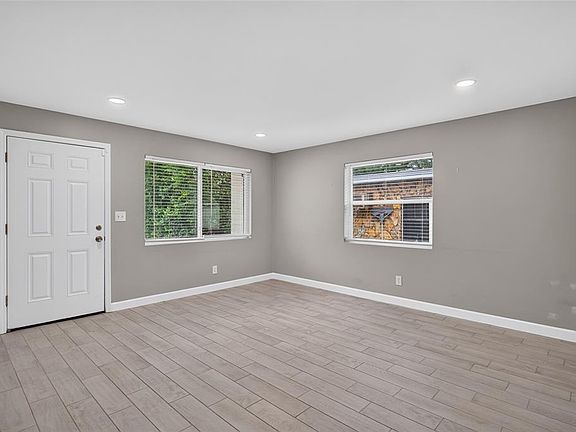 5th image of 1610 N LOIS AVENUE