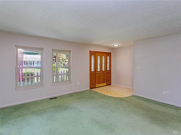 4th image of 228 Allanhurst Ave