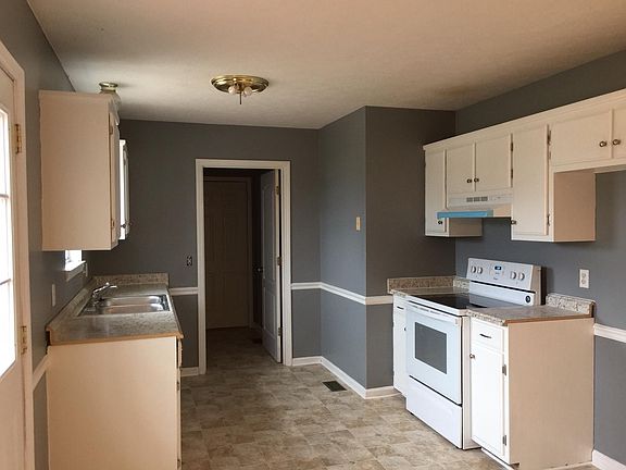 3rd image of 2207 Bolden Dr