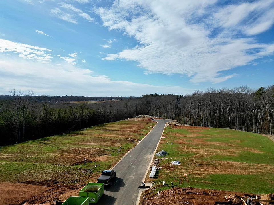2nd image of 728 James Oak Ln