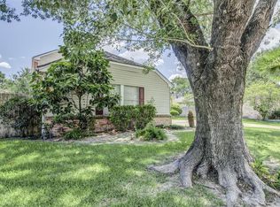 11403 Meadow Lake Dr, Houston, TX 77077