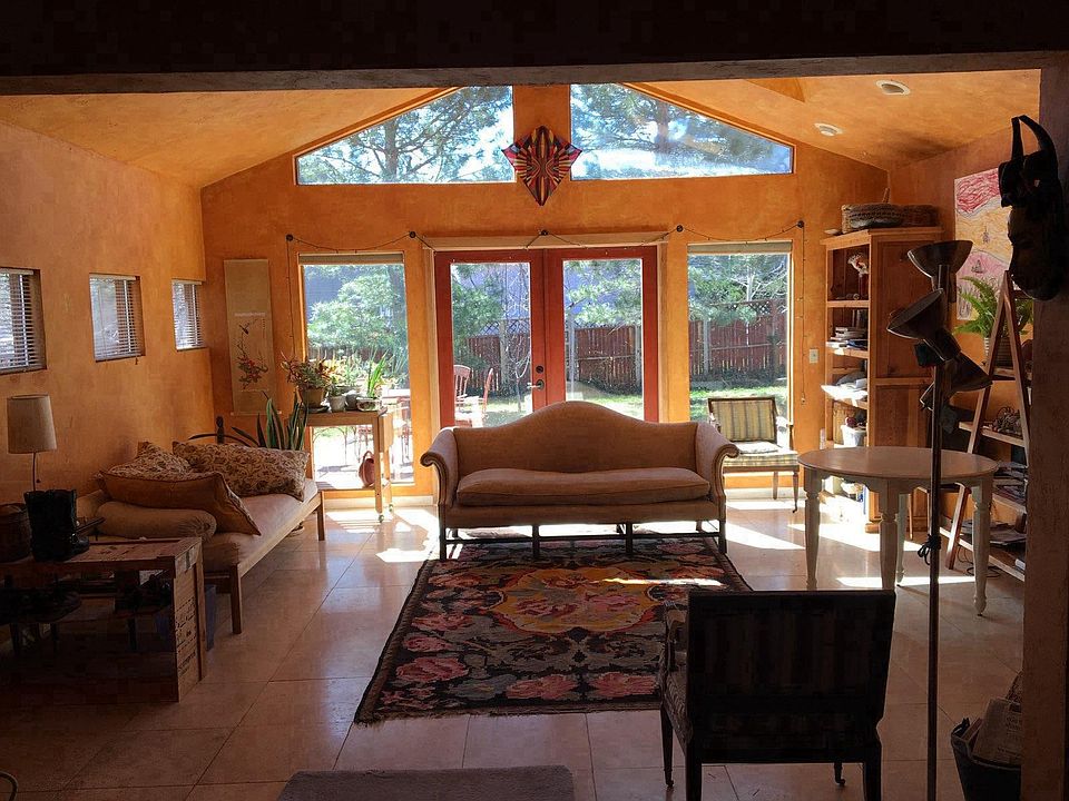 living room that opens to back yard