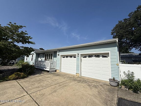 2nd image of 319 Savannah Road