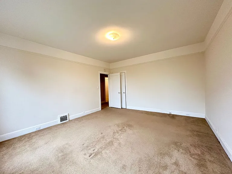 6839-6841 California Street — Photo 11