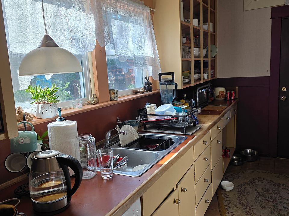 2nd image of 2323 NE 57th Ave
