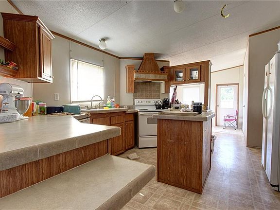 5th image of 9977 Forest Hills Dr